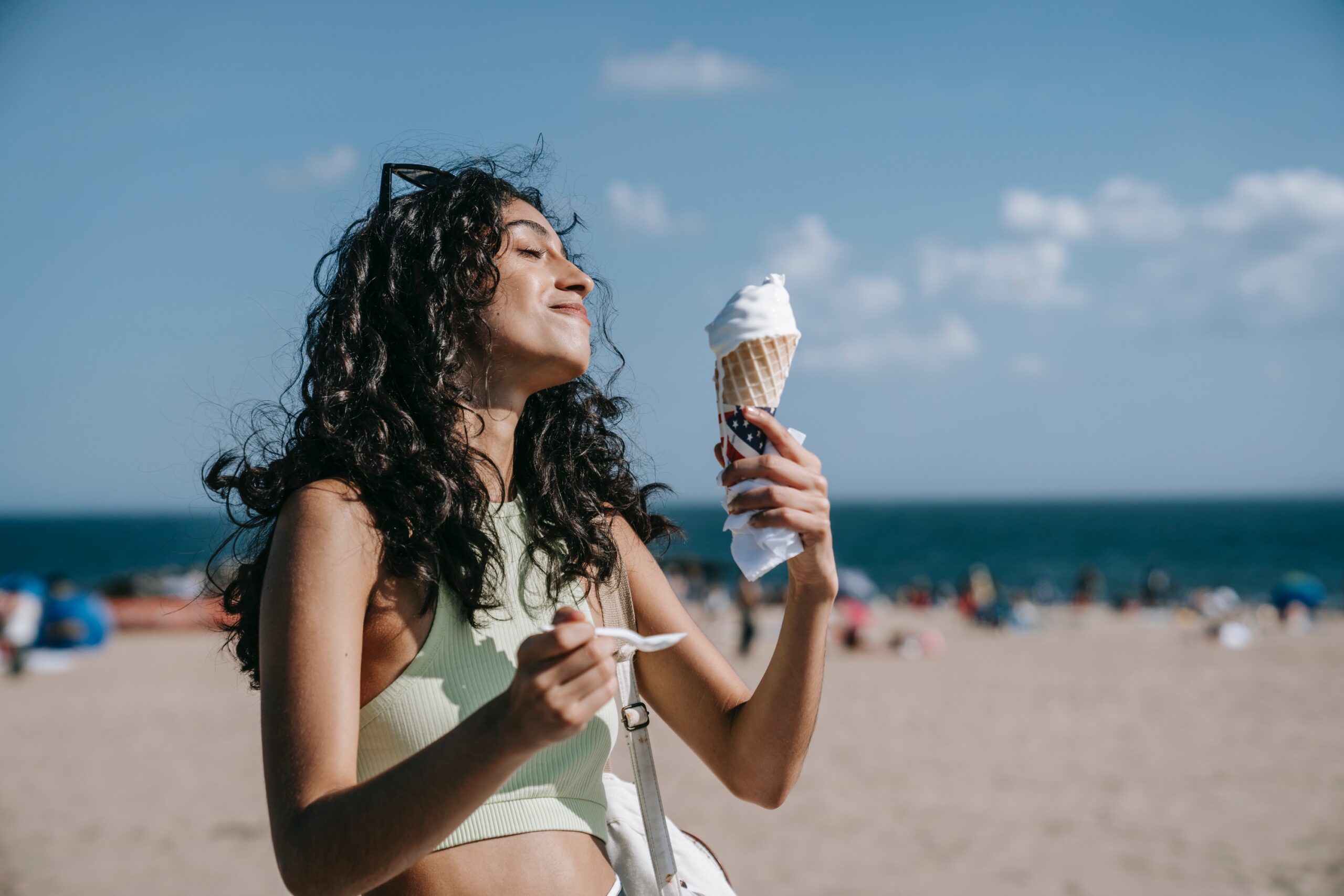 l consumo di gelati va a gonfie vele, soprattutto in estate, quando è facile cedere alla tentazione con una coppetta fresca e gustosa.
